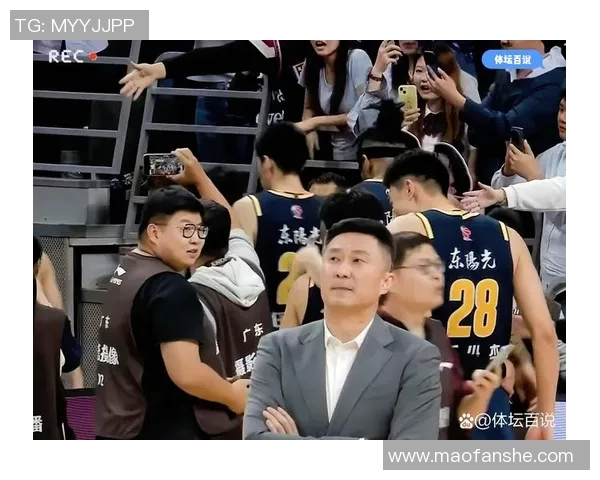 深圳篮球队速度之争引发热议球迷观点各异分析战术与表现