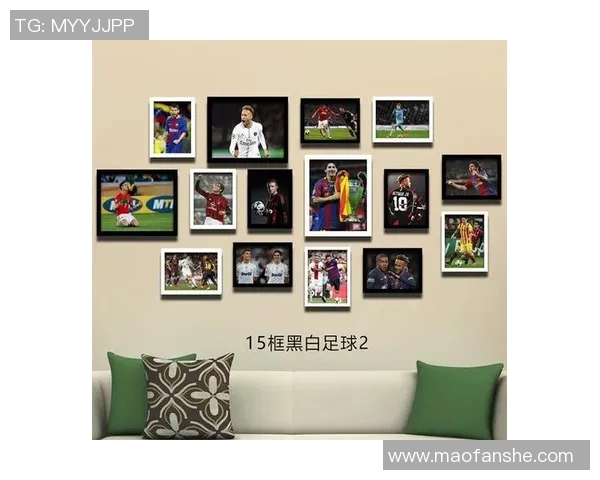 经典黑白足球明星海报设计模板助你打造个性化运动风格 经典黑白足球明星海报设计模板助你打造个性化运动风格