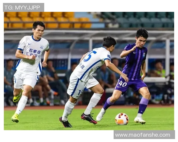 全国锦标赛积分榜：武汉足球队以96分领跑