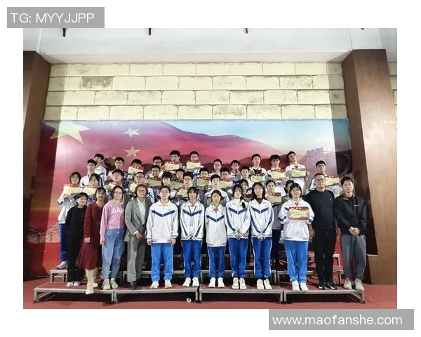 自贡籍足球明星最新动态与成就盘点，看看他们的辉煌历程与未来展望